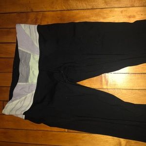Lululemon Size 8 Wunder Under Crops